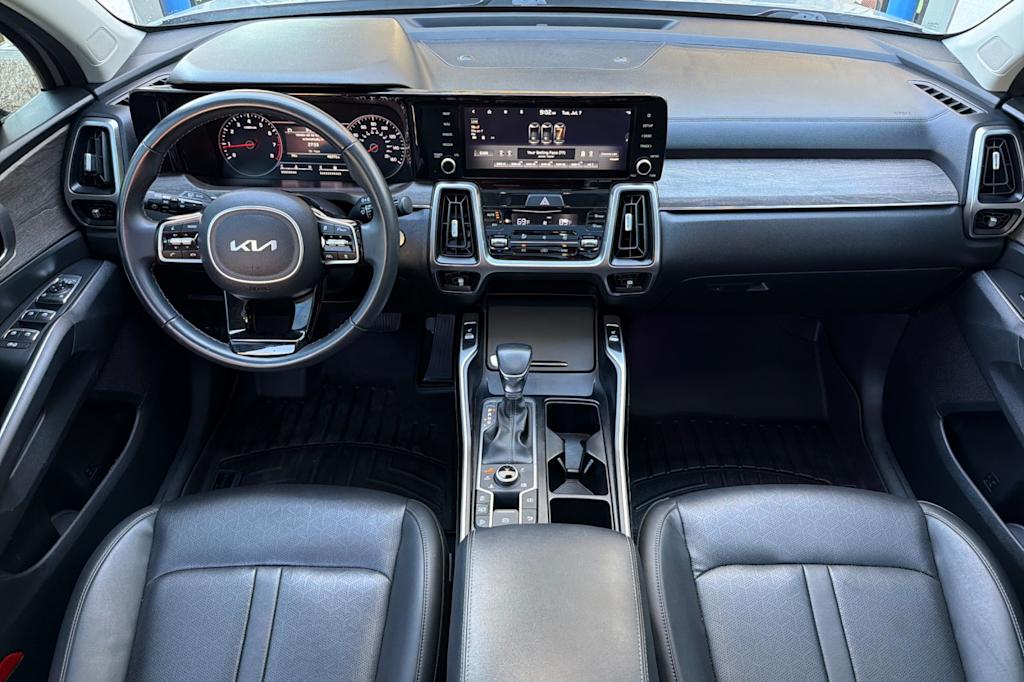 Thumbnail: 2022 Kia Sorento - 2