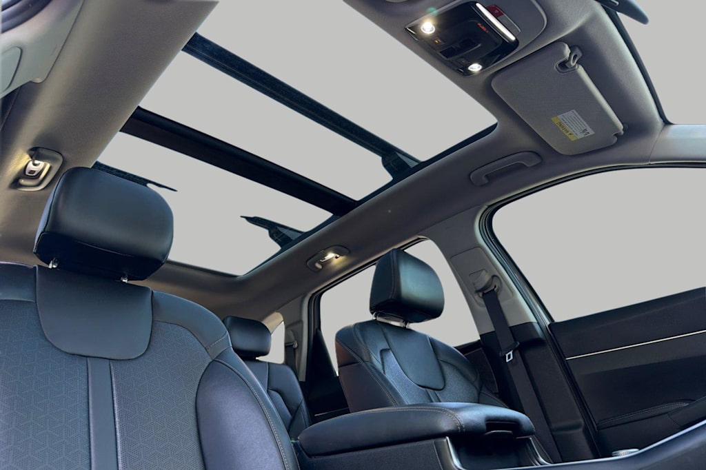 Thumbnail: 2022 Kia Sorento - 24