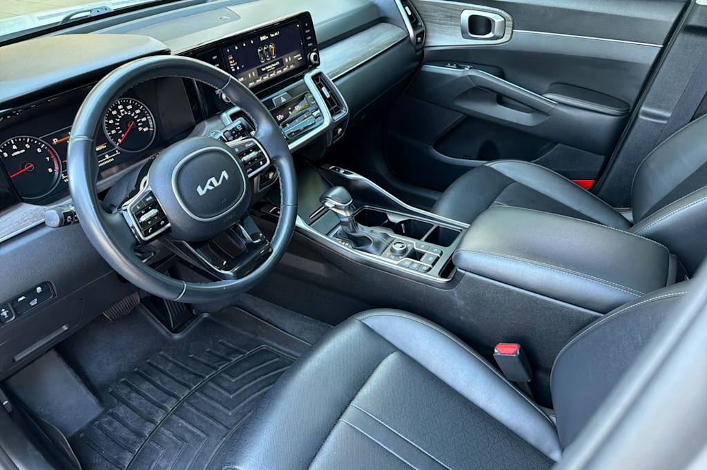 Thumbnail: 2022 Kia Sorento - 9