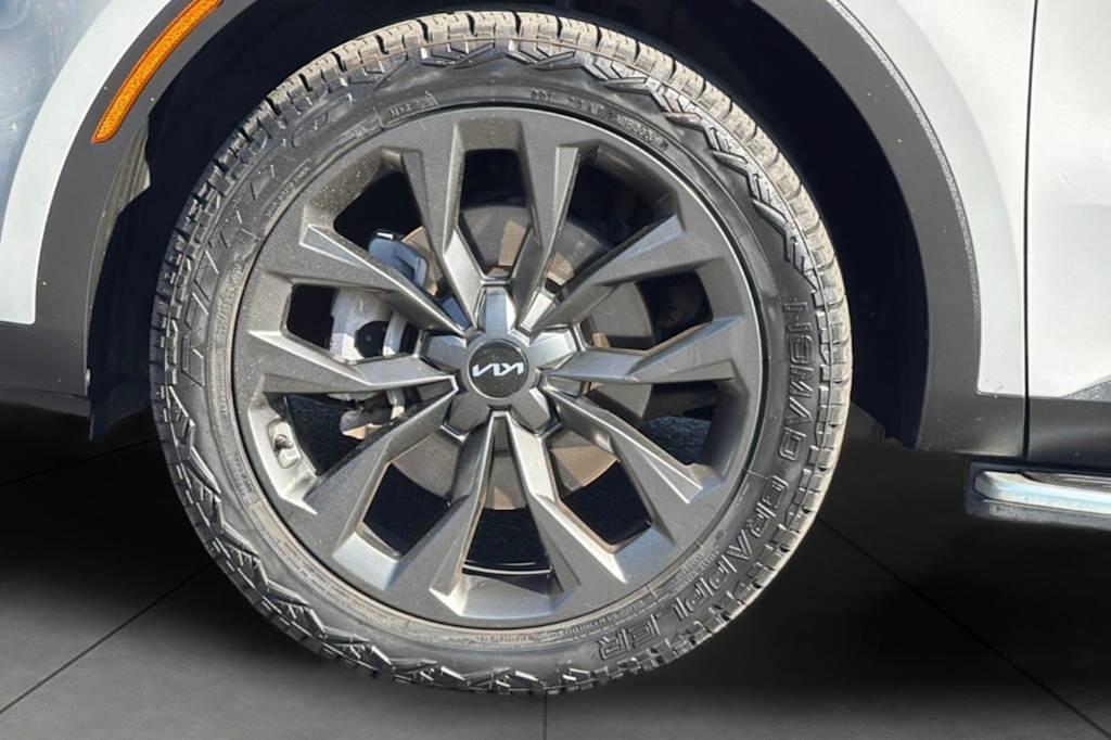 Thumbnail: 2022 Kia Sorento - 8