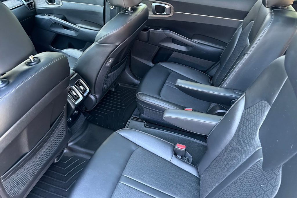 Thumbnail: 2022 Kia Sorento - 10