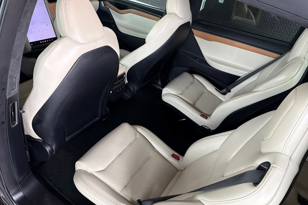 Thumbnail: 2020 Tesla Model X - 11