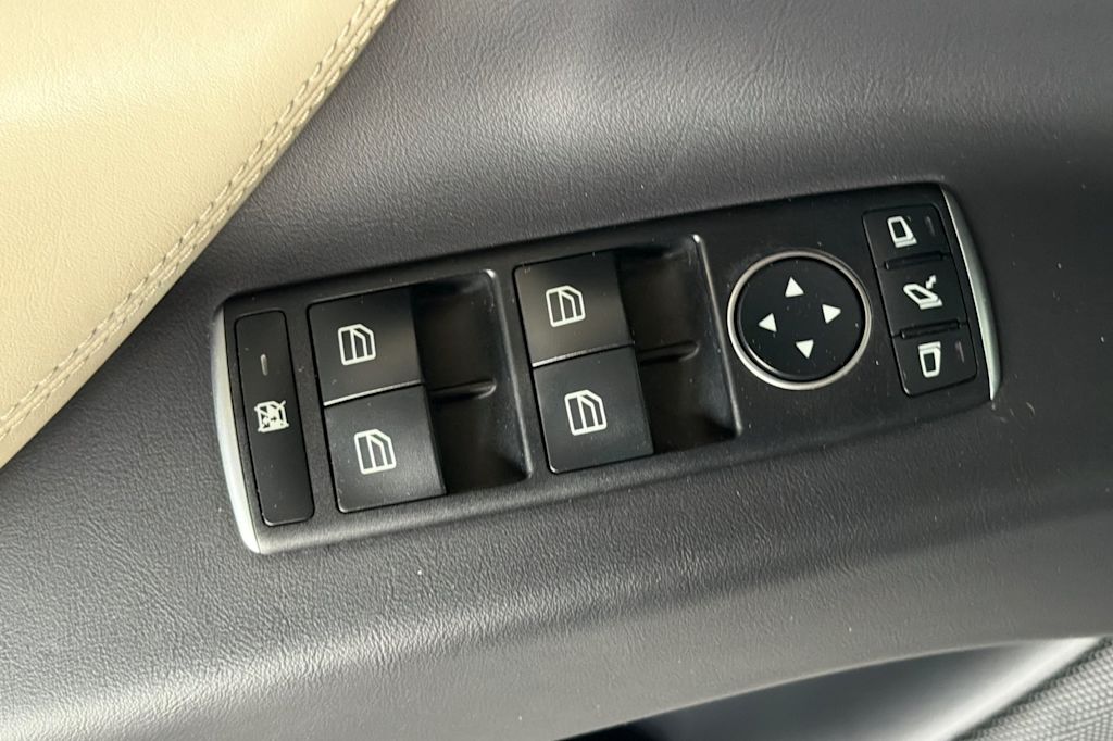 Thumbnail: 2020 Tesla Model X - 22