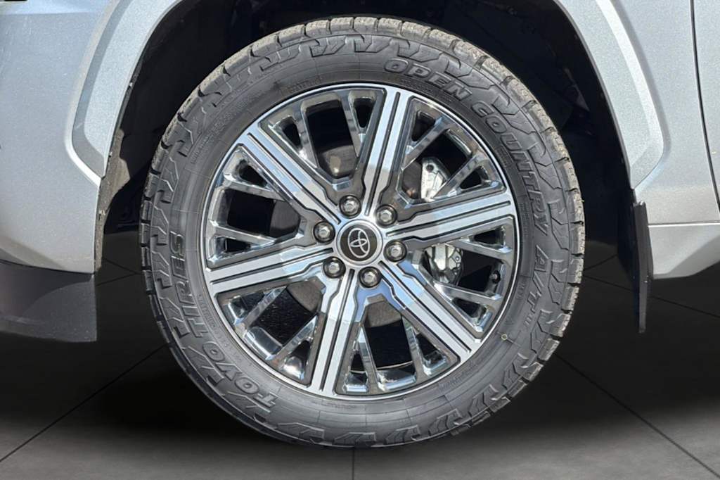 Thumbnail: 2023 Toyota Sequoia - 8
