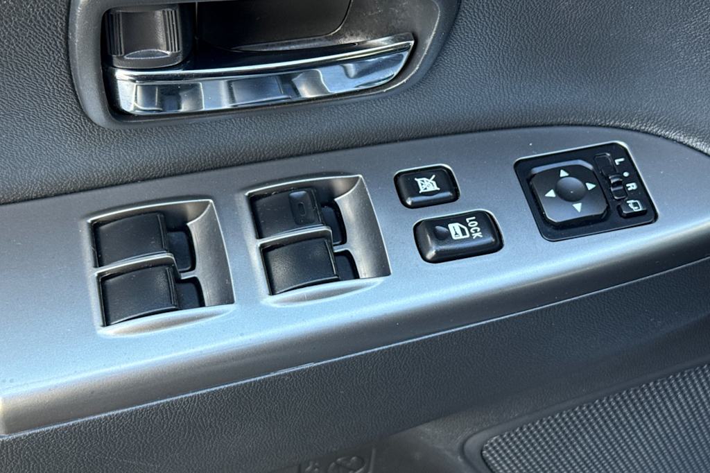 Thumbnail: 2024 Mitsubishi Outlander Sport - 22