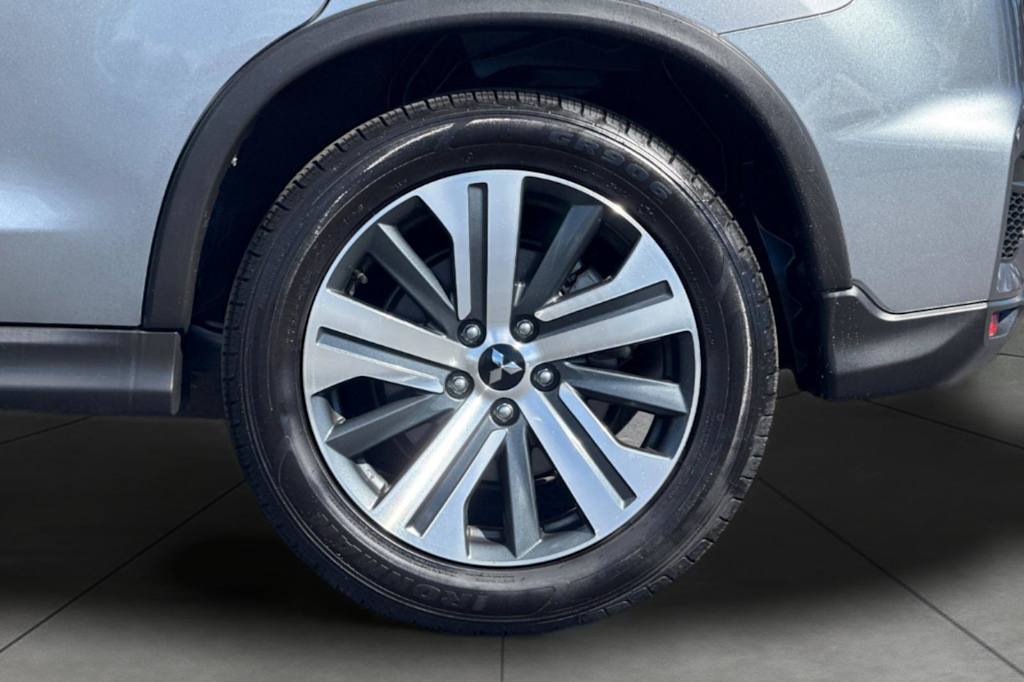 Thumbnail: 2024 Mitsubishi Outlander Sport - 8