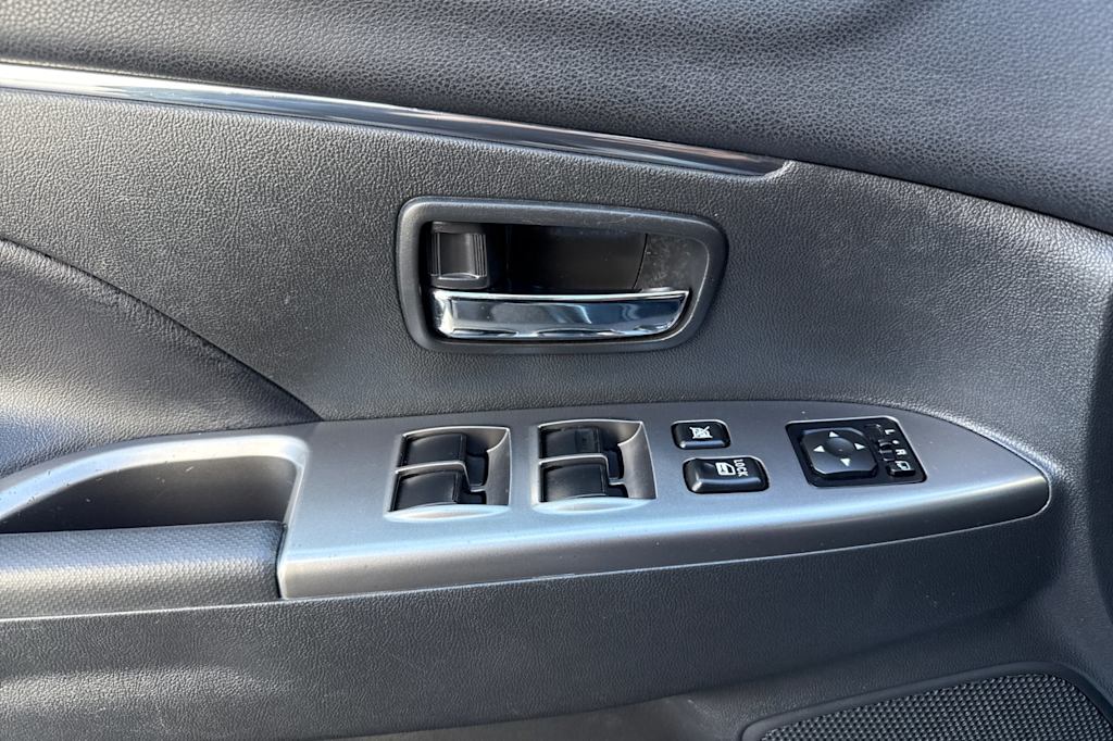 Thumbnail: 2024 Mitsubishi Outlander Sport - 21