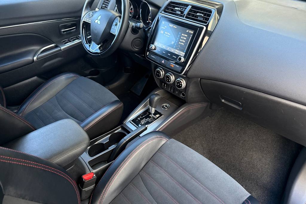 Thumbnail: 2024 Mitsubishi Outlander Sport - 13