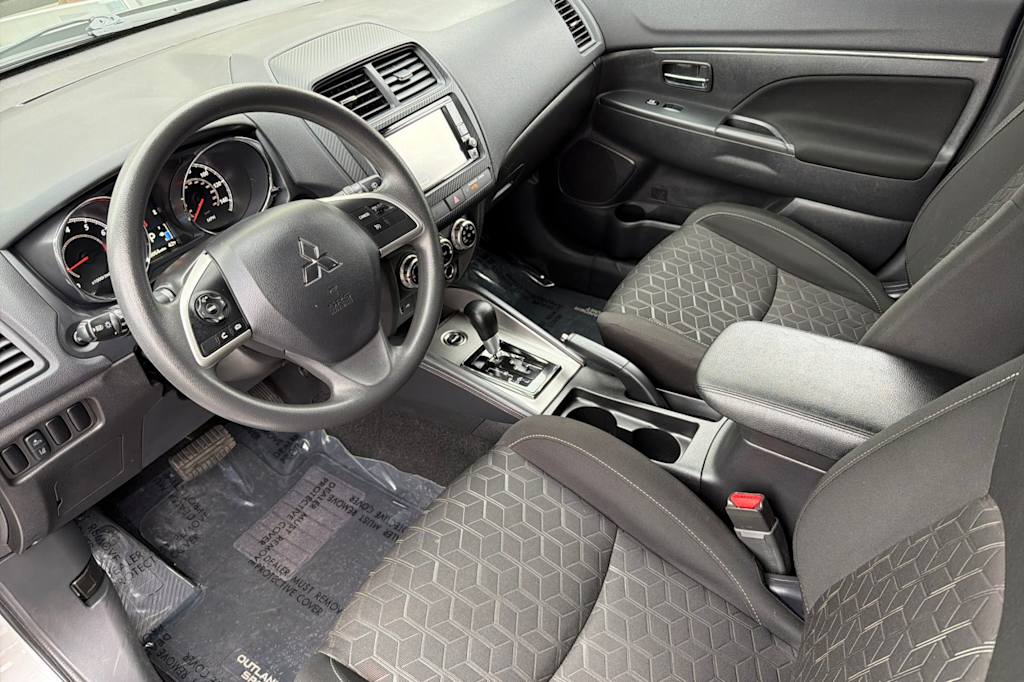 Thumbnail: 2024 Mitsubishi Outlander Sport - 8