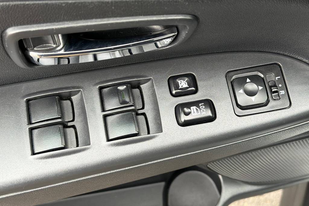 Thumbnail: 2024 Mitsubishi Outlander Sport - 22