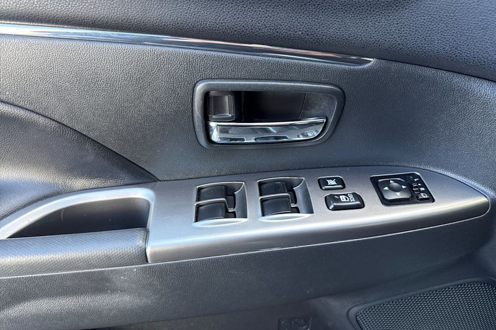 Thumbnail: 2025 Mitsubishi Outlander Sport - 21