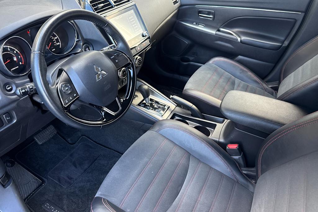 Thumbnail: 2025 Mitsubishi Outlander Sport - 9