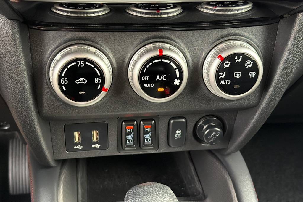 Thumbnail: 2024 Mitsubishi Outlander Sport - 25