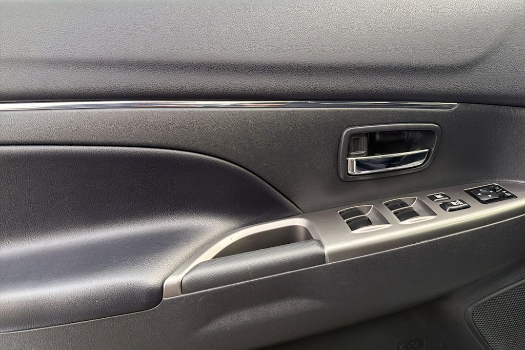 Thumbnail: 2024 Mitsubishi Outlander Sport - 21