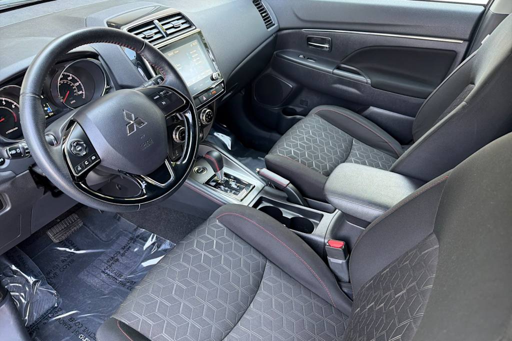 Thumbnail: 2025 Mitsubishi Outlander Sport - 9