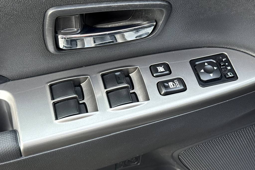 Thumbnail: 2025 Mitsubishi Outlander Sport - 23