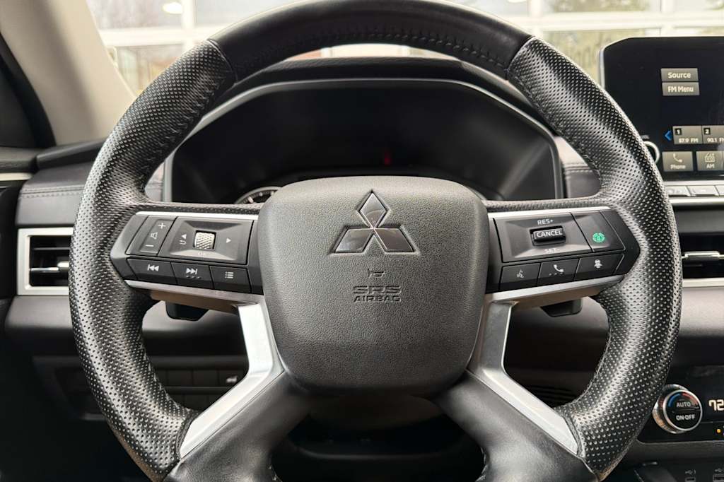 Thumbnail: 2024 Mitsubishi Outlander - 29