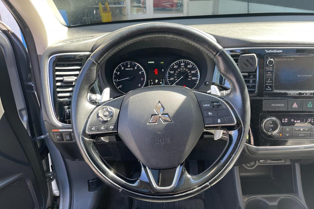Thumbnail: 2016 Mitsubishi Outlander - 8