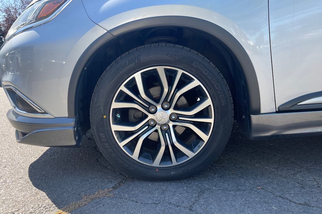 Thumbnail: 2016 Mitsubishi Outlander - 7