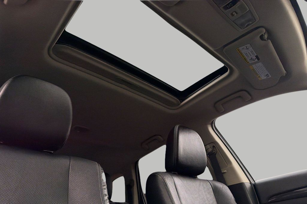 Thumbnail: 2016 Mitsubishi Outlander - 24