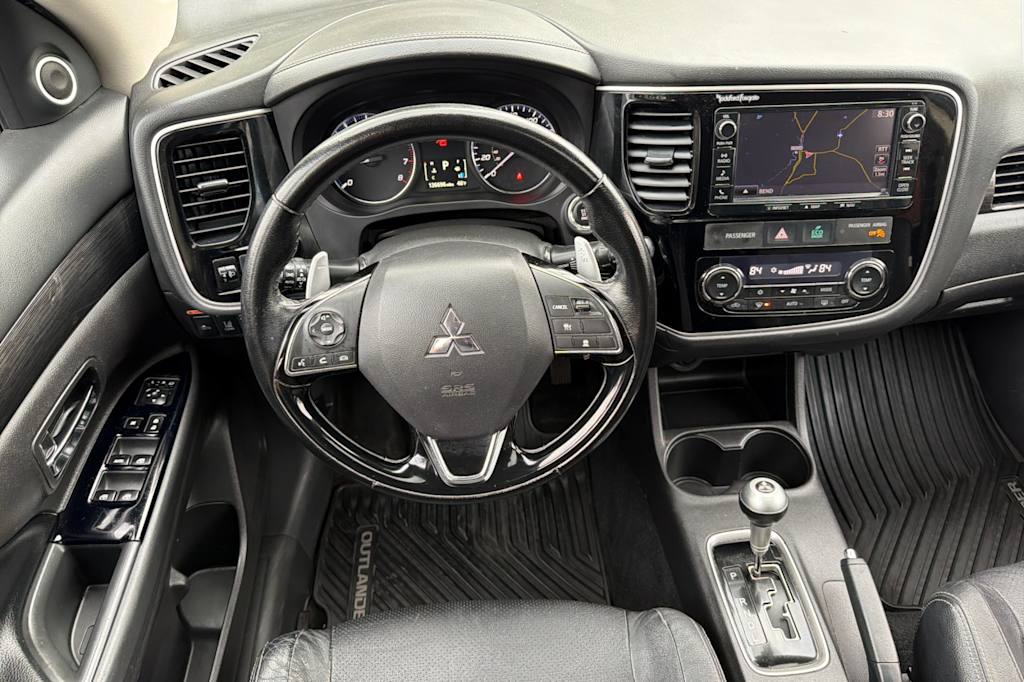 Thumbnail: 2016 Mitsubishi Outlander - 11