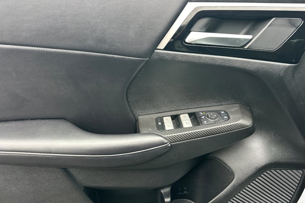 Thumbnail: 2024 Mitsubishi Outlander - 21