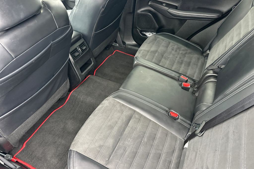 Thumbnail: 2024 Mitsubishi Outlander - 10