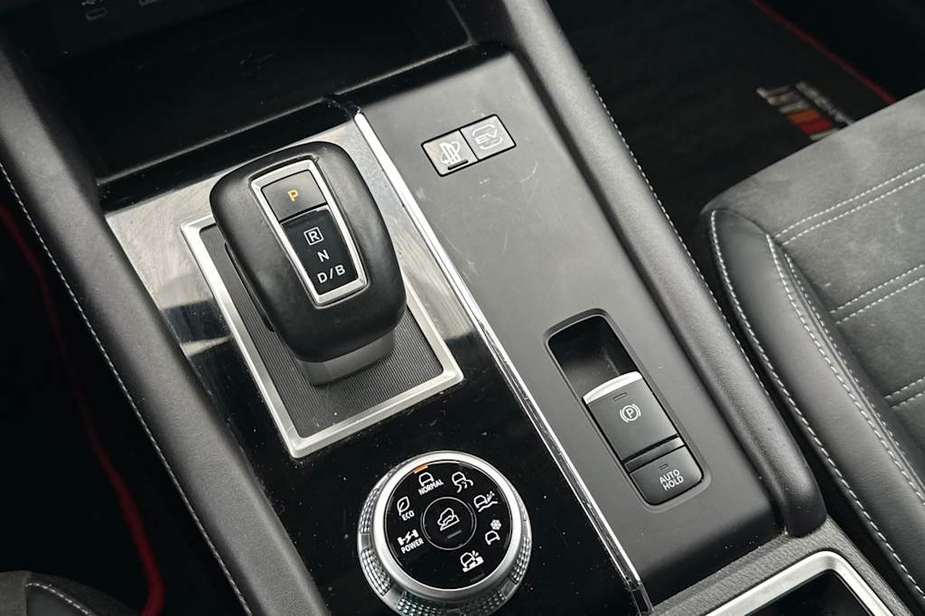 Thumbnail: 2024 Mitsubishi Outlander - 14