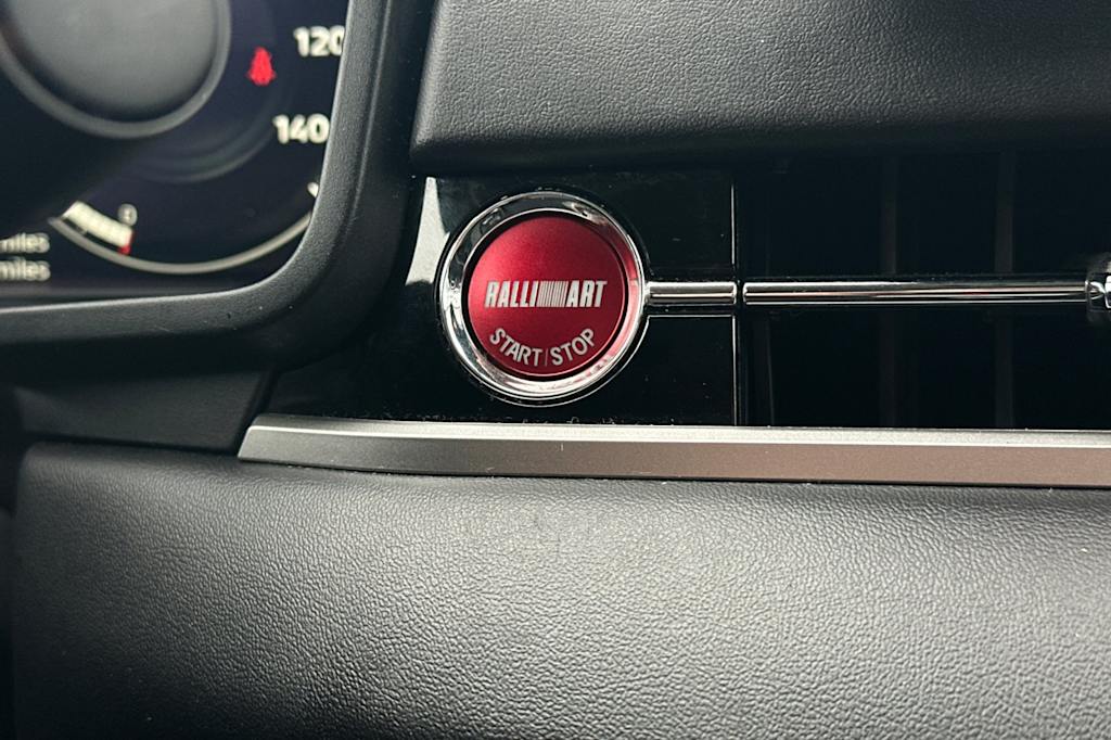 Thumbnail: 2024 Mitsubishi Outlander - 27