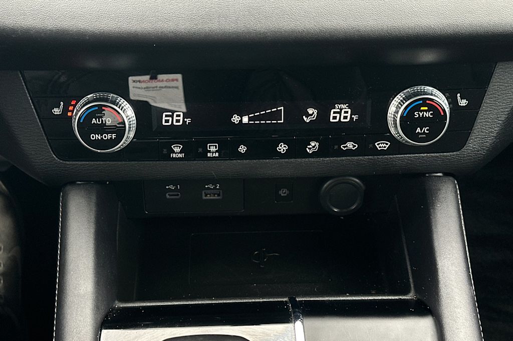 Thumbnail: 2024 Mitsubishi Outlander - 26