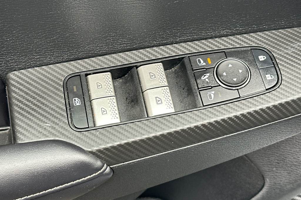 Thumbnail: 2024 Mitsubishi Outlander - 22