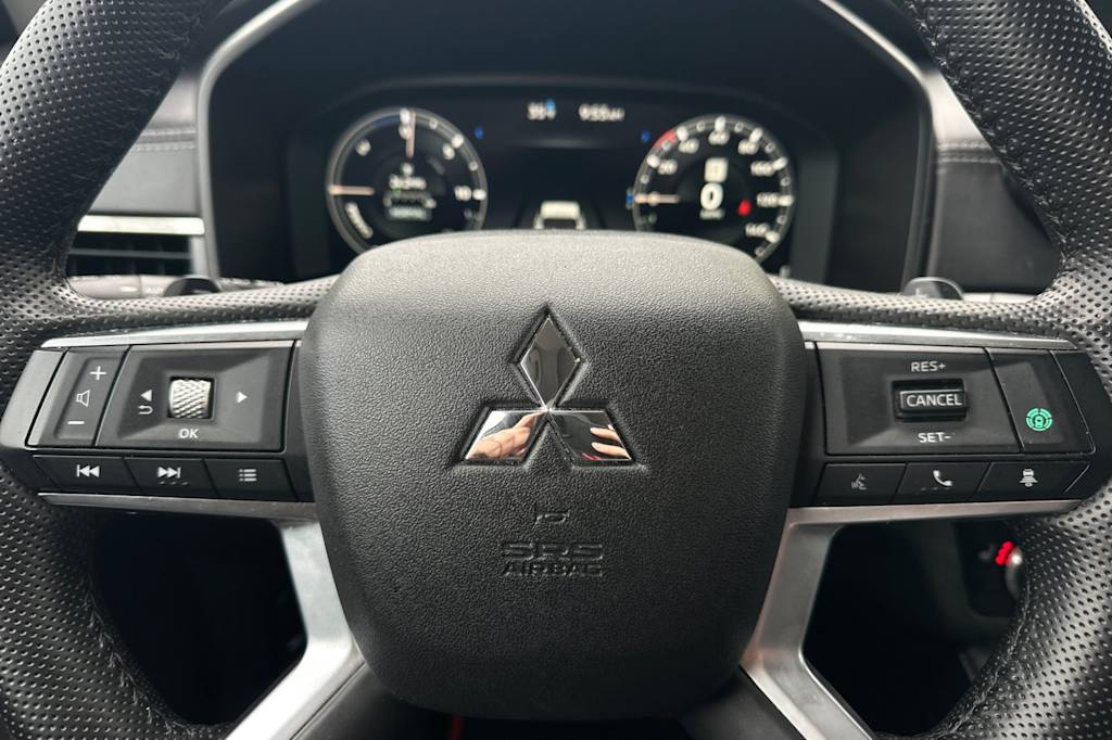 Thumbnail: 2024 Mitsubishi Outlander - 28