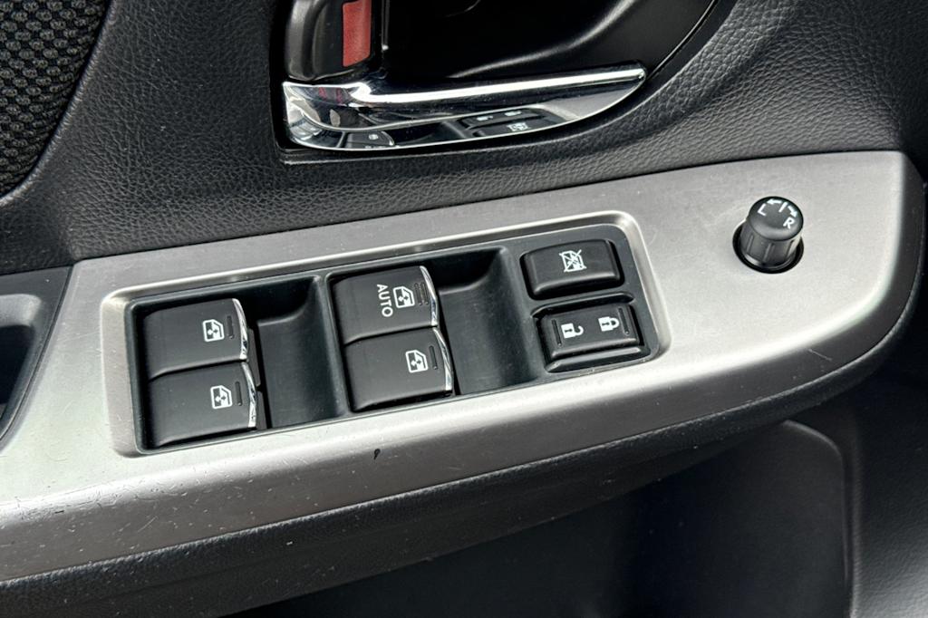 Thumbnail: 2016 Subaru Crosstrek - 23