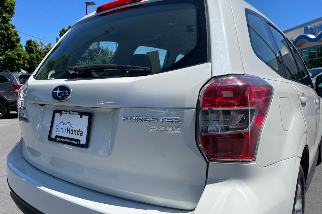 Thumbnail: 2016 Subaru Forester - 16
