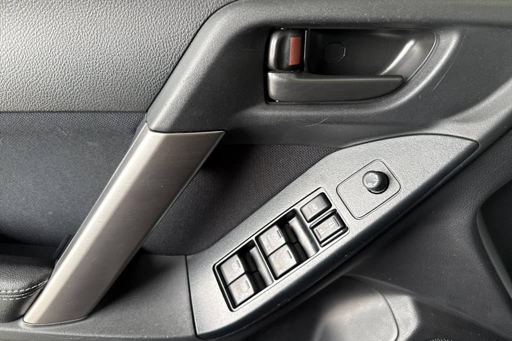 Thumbnail: 2016 Subaru Forester - 21