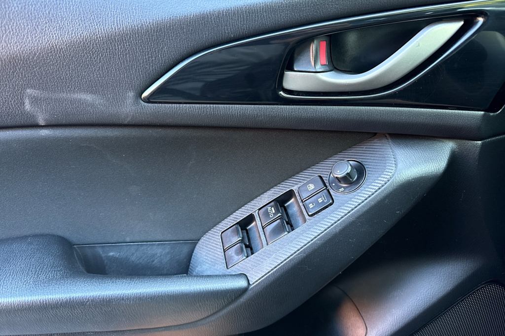 Thumbnail: 2015 Mazda Mazda3 - 20