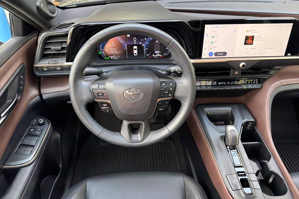 Thumbnail: 2023 Toyota Crown - 10