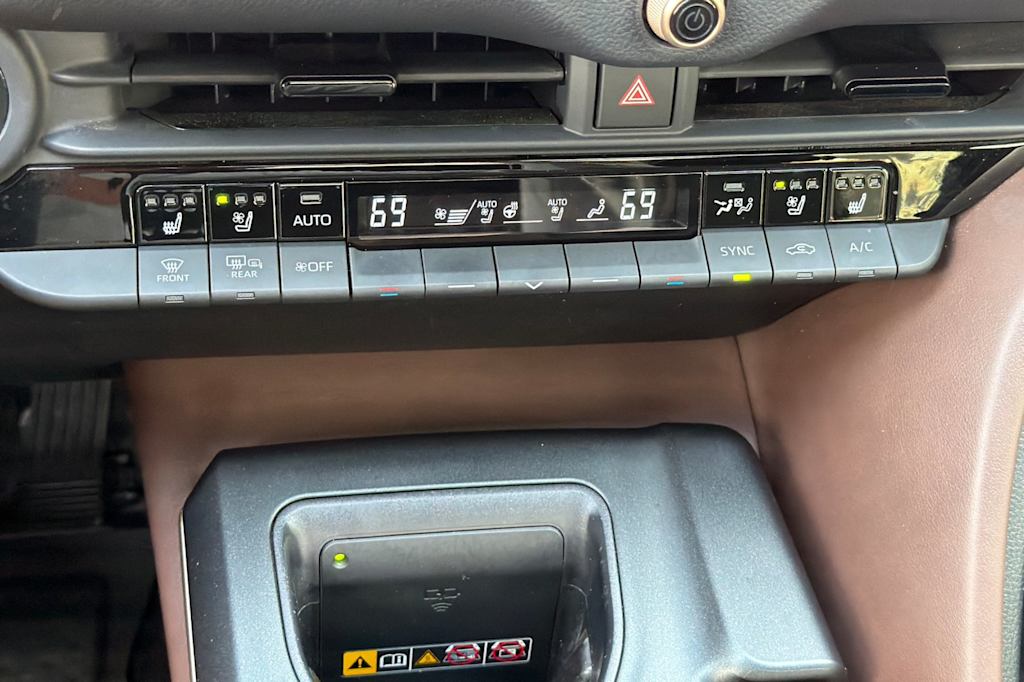 Thumbnail: 2023 Toyota Crown - 24