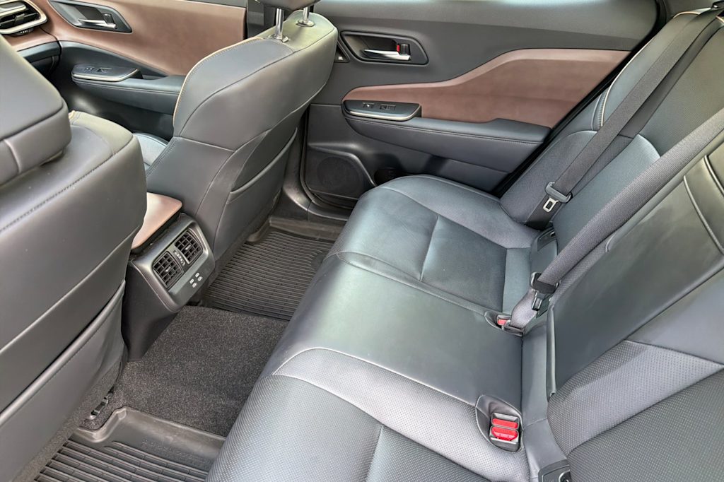 Thumbnail: 2023 Toyota Crown - 9