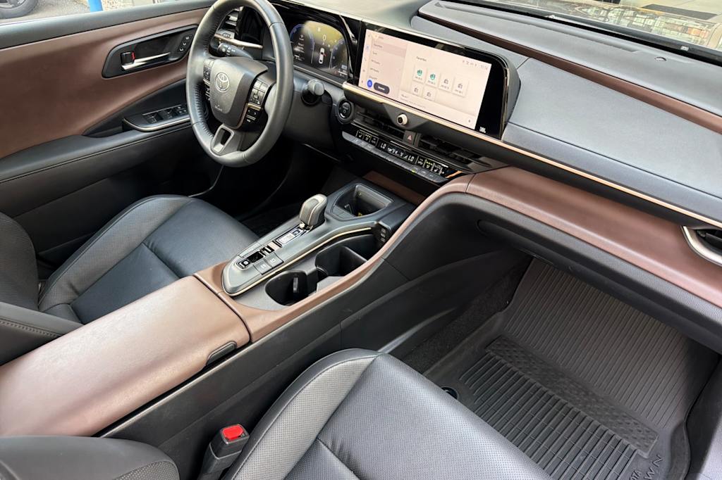 Thumbnail: 2023 Toyota Crown - 11