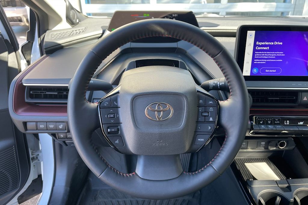 Thumbnail: 2025 Toyota Prius v - 8