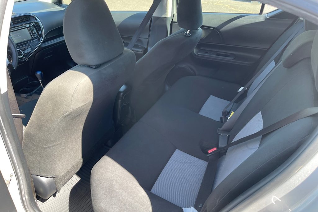 Thumbnail: 2018 Toyota Prius c - 10