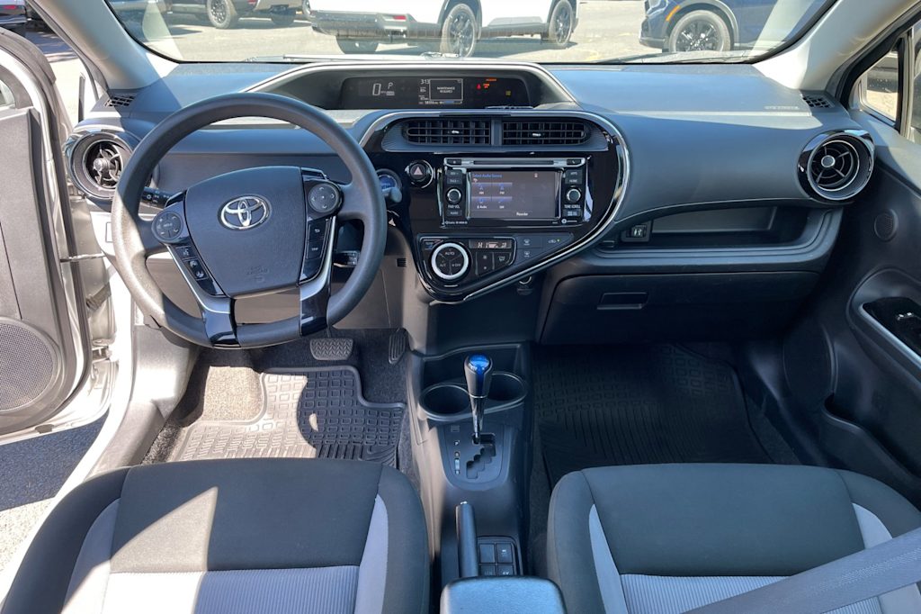 Thumbnail: 2018 Toyota Prius c - 2