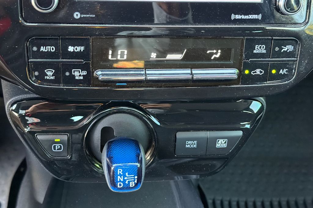 Thumbnail: 2021 Toyota Prius - 24