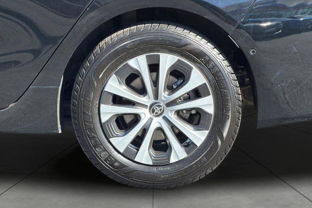 Thumbnail: 2021 Toyota Prius - 8