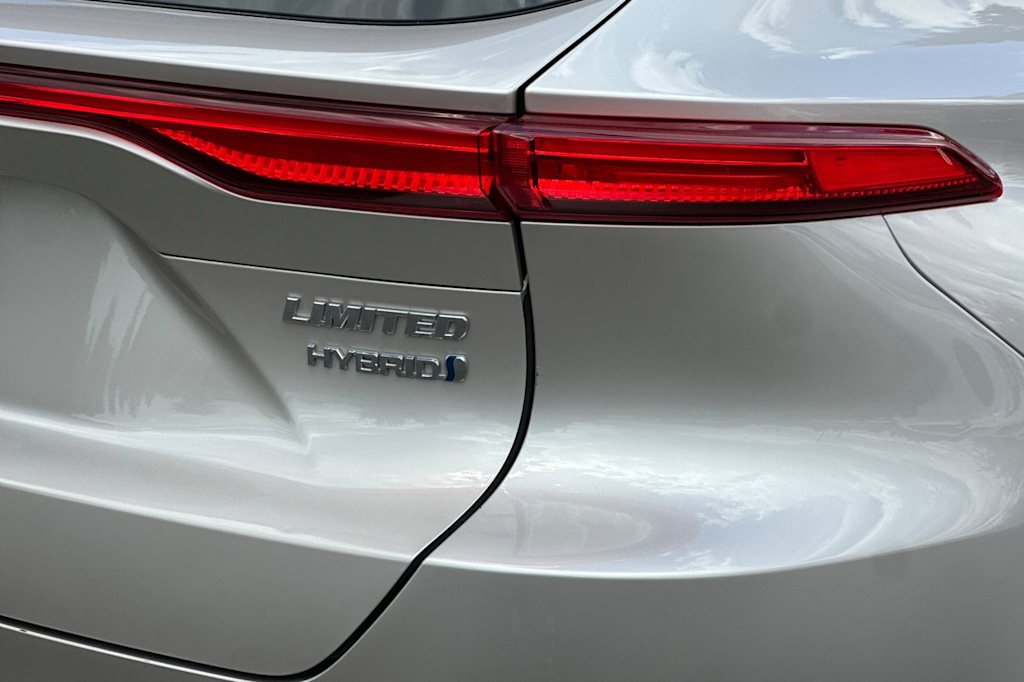 Thumbnail: 2022 Toyota Venza - 20