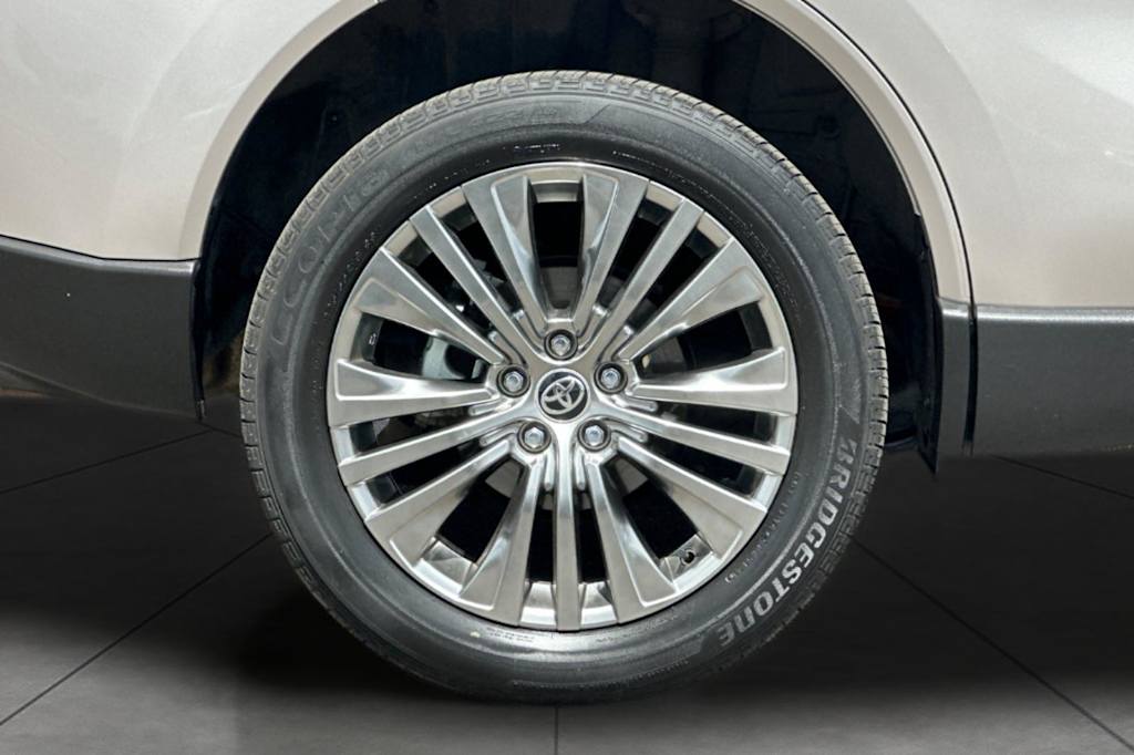 Thumbnail: 2022 Toyota Venza - 7