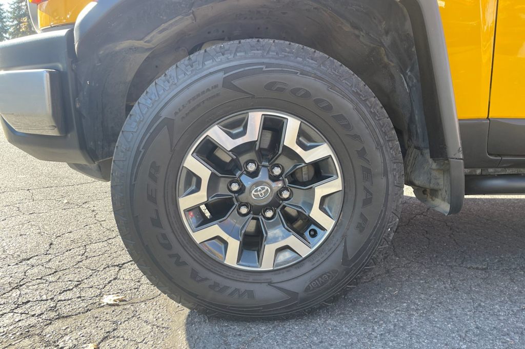 Thumbnail: 2007 Toyota FJ Cruiser - 6