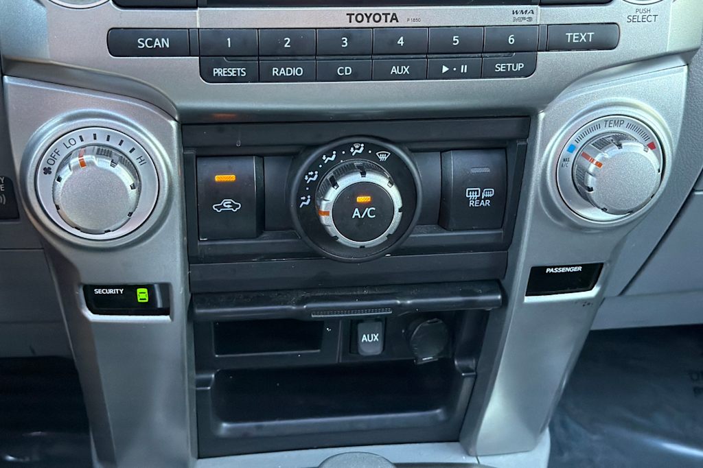 Thumbnail: 2010 Toyota 4Runner - 24