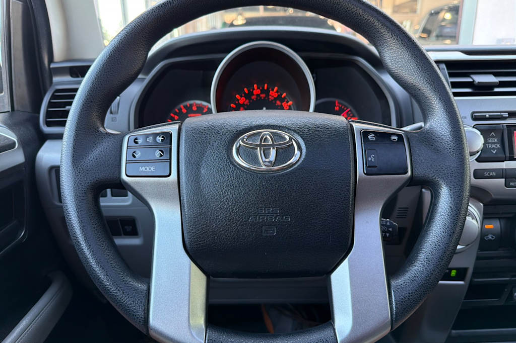 Thumbnail: 2010 Toyota 4Runner - 25